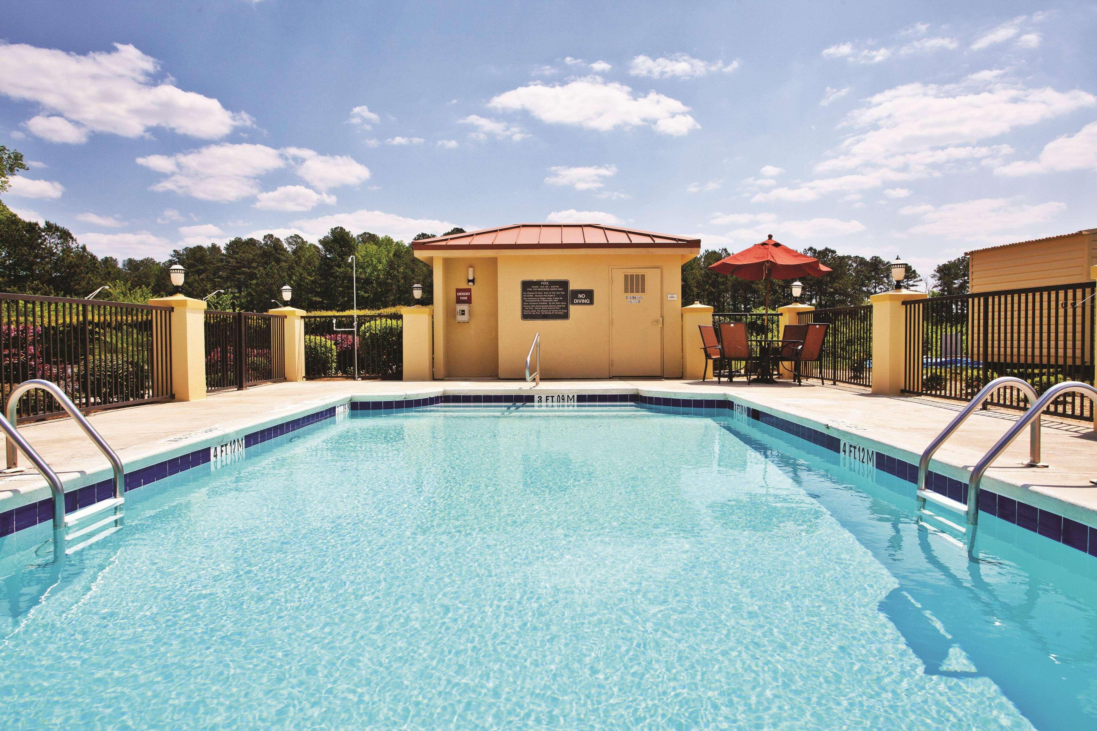 La Quinta By Wyndham Lagrange / I-85 Hotel Exterior photo